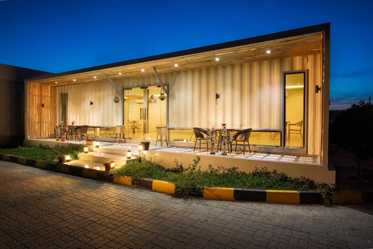 City Hotel Дукм Экстерьер фото