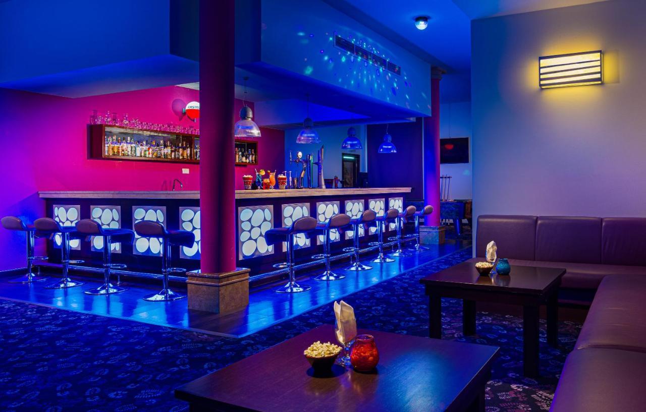 City Hotel Дукм Экстерьер фото