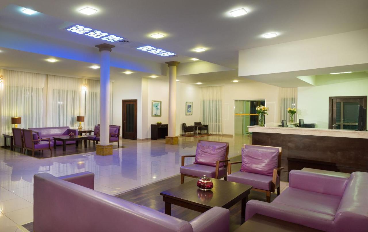 City Hotel Дукм Экстерьер фото